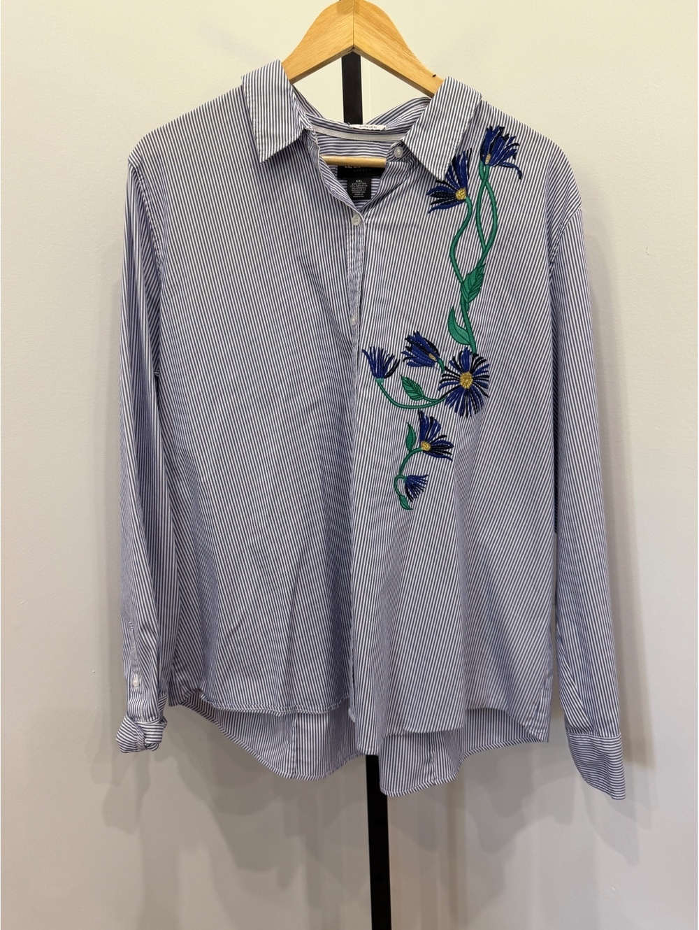 Liz Claiborne Career XXL Women's Blue and White Striped Button-Up Shirt with Emb